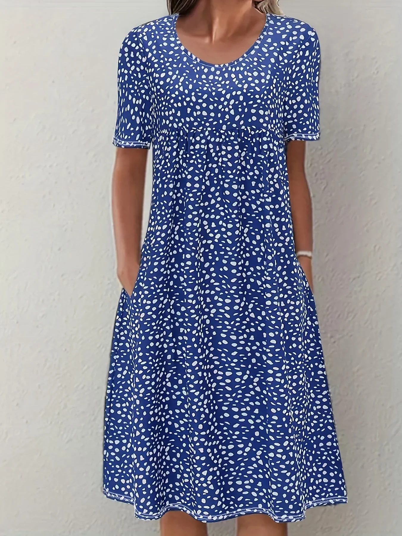 Neela Dress | Short Sleeve Loose Fit Knee-Length Printed Dress - Image 5