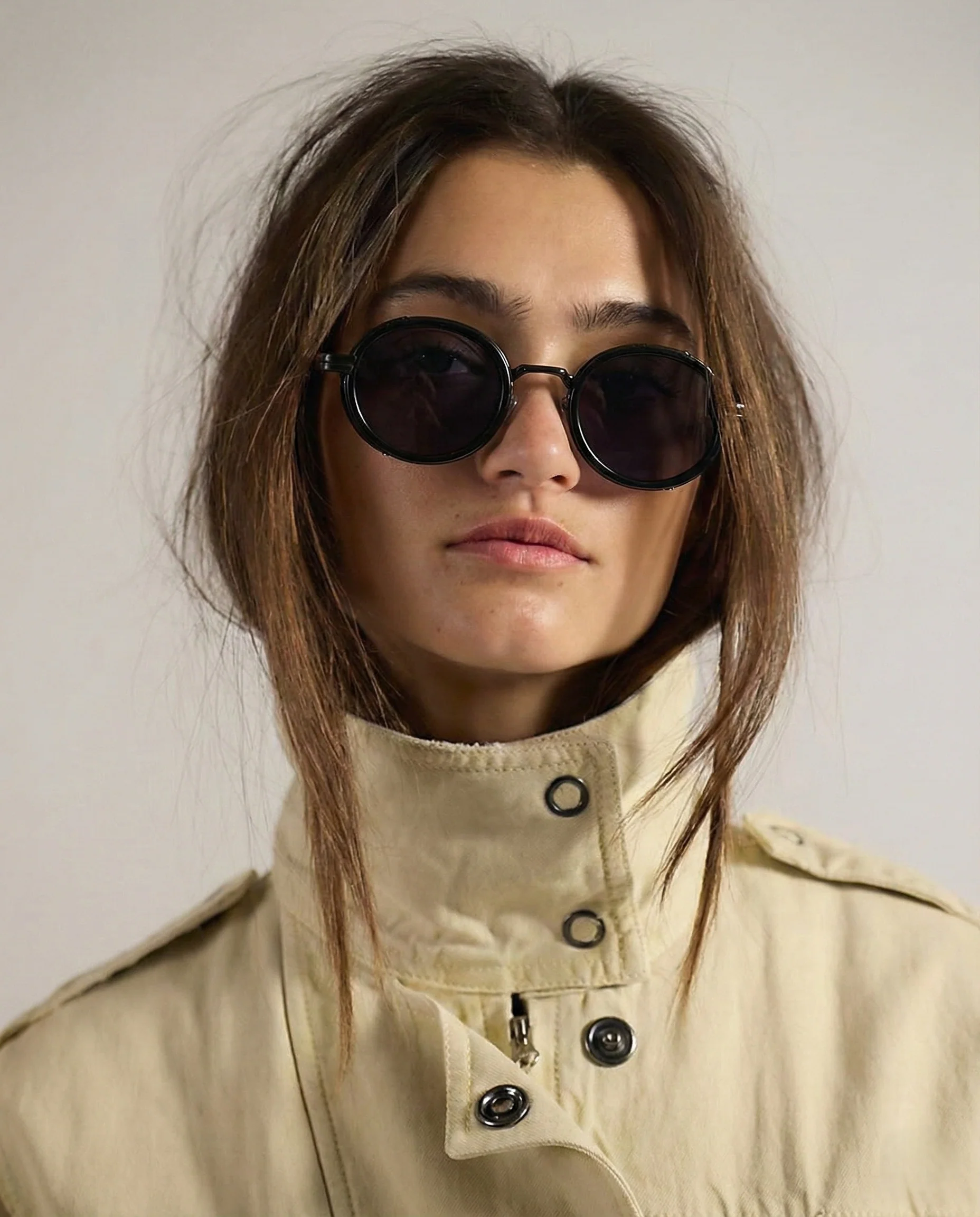 Sienna Solid Oval Sunglasses | Gradient Lenses Gold-Tone Accents Oval Sunglasses - Image 2
