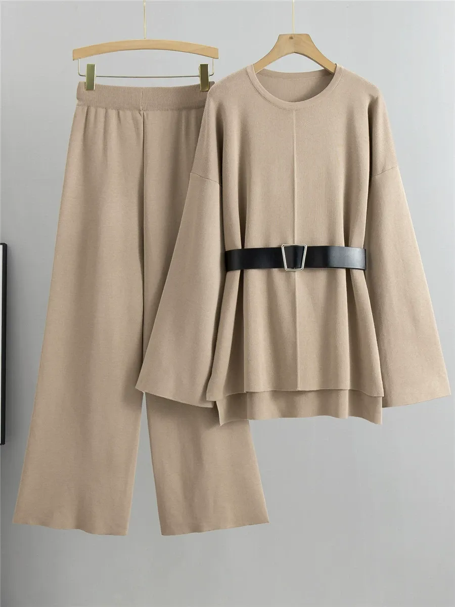Women’s Knit Two-Piece Set – Relaxed Fit Sweater with Flared Sleeves – Wide-Leg Trousers